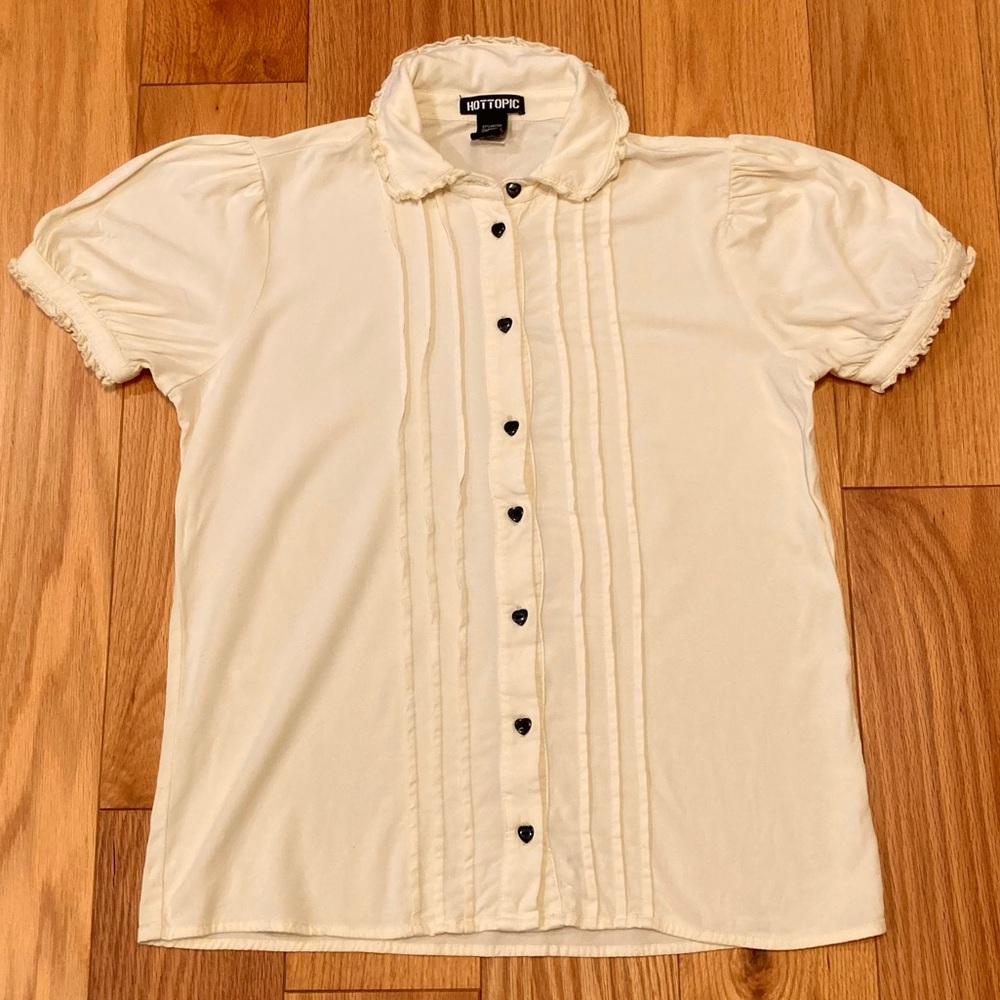 Hot Topic Short Sleeve Top Heart Buttons Puff Sleeve Size Small